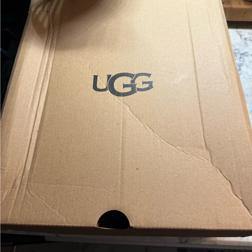 UGG Classic black. - Picture 3 of 5